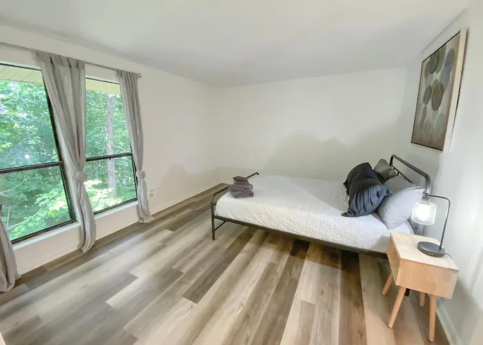 Prime Location! Upscale, Spacious 2br-2 Full Ba